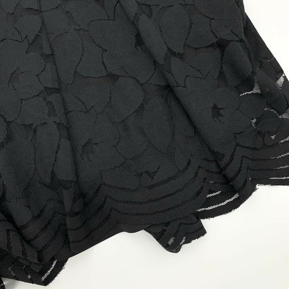 Torrid Black Floral Lace Scalloped Hem Shorts - Picture 5 of 9